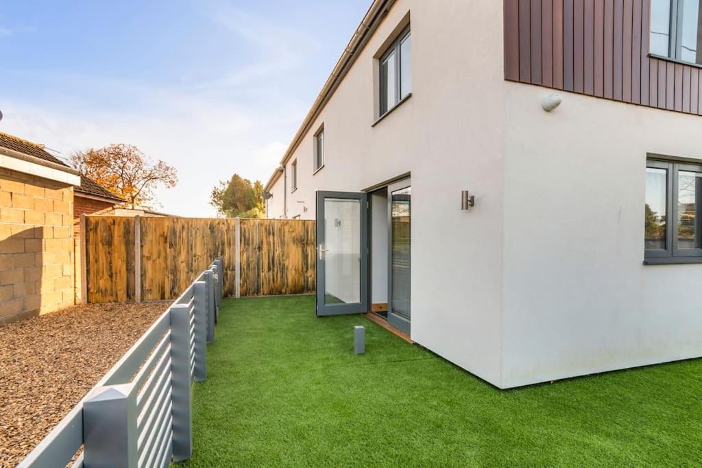 Isabel'S Wing! A Stunning 2 Bedroom Property Norwich Bagian luar foto
